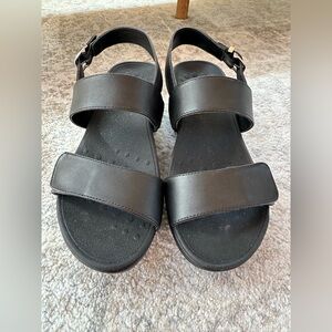 💕 Vionic 💕 Lovell Leather Wedge Sandals